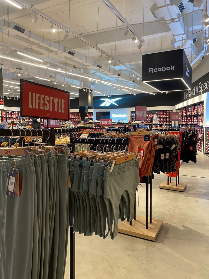 Reebok abre loja física no JK Iguatemi