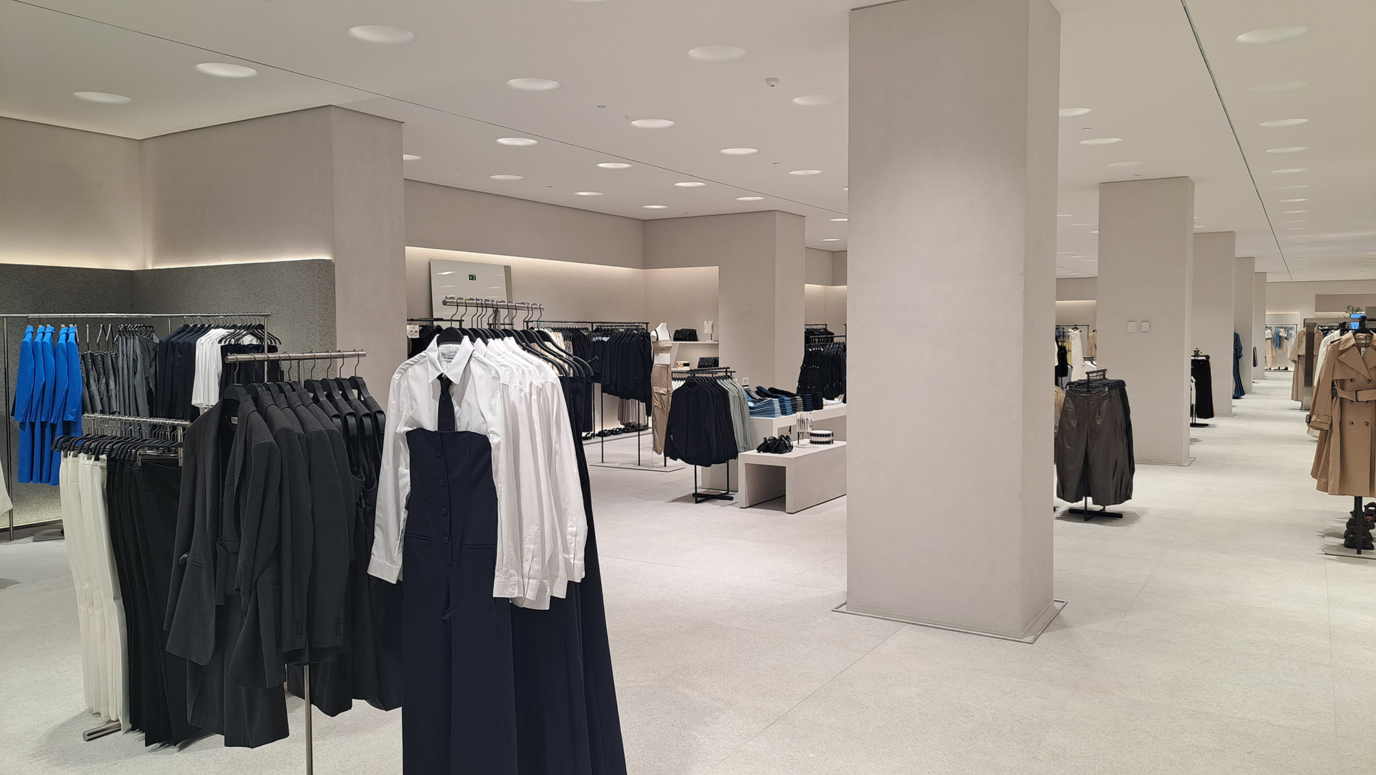 Zara: fast fashion inaugura loja integrando físico e digital - E