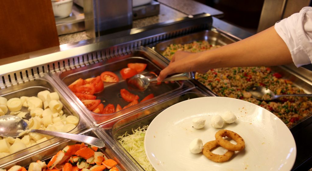 Novo marco do Brasil para vales-refeição e alimentação derruba ações de empresas francesas