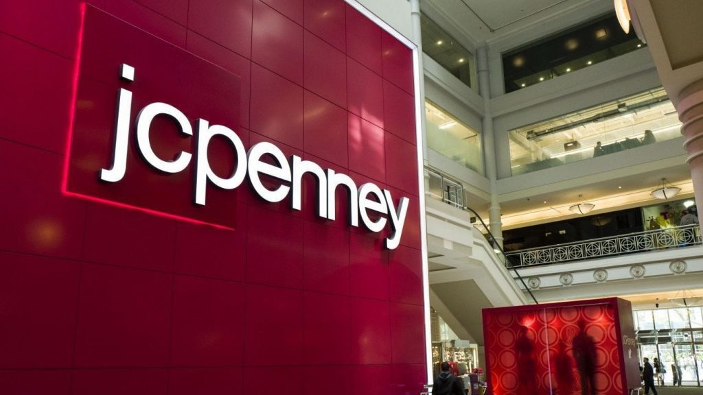 JC Penney relata lucro surpresa