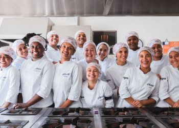 Rede St Marche lança novo pão de queijo em suas padarias e ajuda projeto de ONG