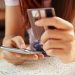 Pós-pandemia: 96% dos clientes que pagam com celular querem manter hábito