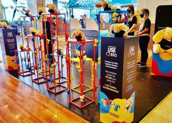 Febre nos anos 1990, “Agarradinho” vira brinde em shoppings no Dia das Crianças