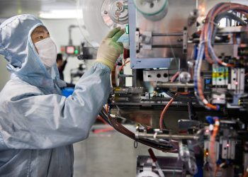 Atividade industrial da China cresce em ritmo lento em outubro