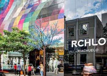 Mais da metade das vendas online da Riachuelo passa por lojas físicas
