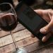 Evino e Deezer criam experiências sensoriais para os consumidores