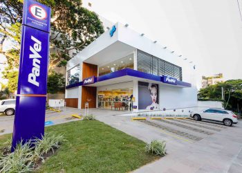 Panvel testa terminal de self-checkout para agilizar compras de itens antes do balcão