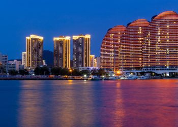Restrições a viagens internacionais fazem mercado de luxo crescer na China