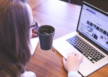 Compras de fim de ano aumentam as transações de e-commerce em novembro