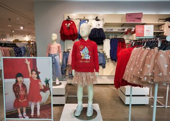 H&M começa a oferecer aluguel de roupas para crianças na Europa