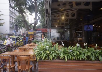 São Paulo autua mais de 40 estabelecimentos por descumprimento do toque de restrição