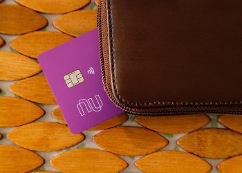 Nubank recebe sinal verde do Banco Central para aquisição da Easynvest