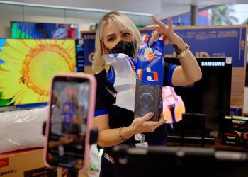 Casas Bahia faz live commerce de São João com venda pelo WhastApp
