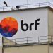 BRF cumpre meta e lança linha com frango plant-based carbono neutro no Brasil