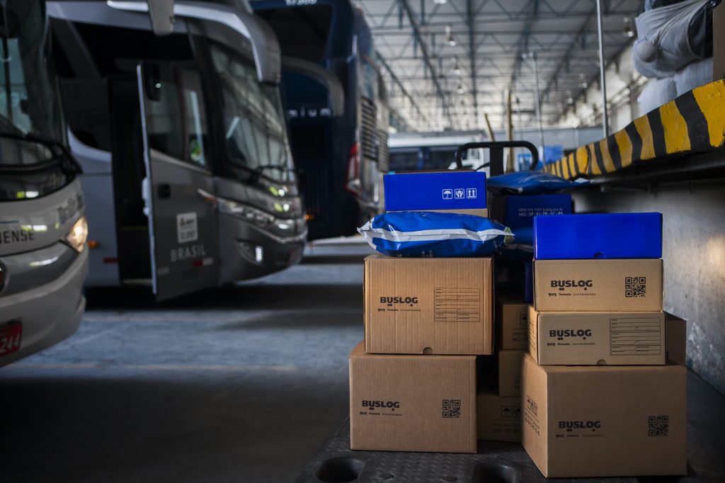 Buslog e Melhor Envio anunciam parceria para transporte de encomendas