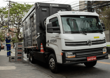 Volkswagen inicia produção de caminhão elétrico para entregas