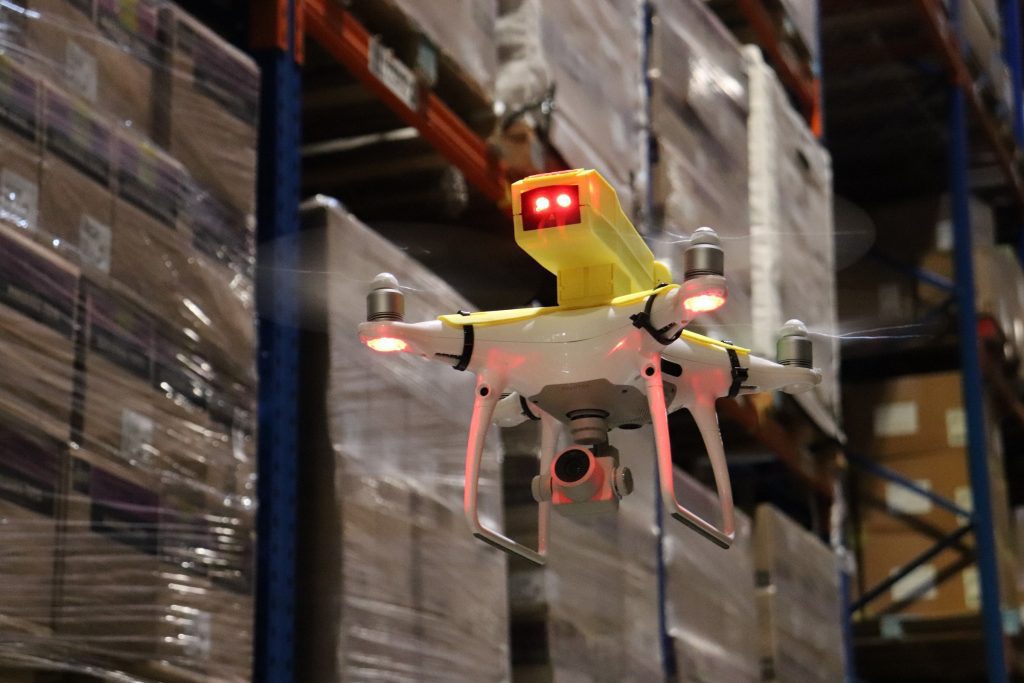 Drone da DHL facilita gestão de estoque do Grupo Lego em São Paulo