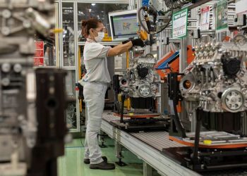 Fiat volta a dar férias, Volks para turno no ABC e Hyundai retoma em Piracicaba
