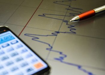 FMI estima que Brasil só voltará a ter superávit primário em 2024