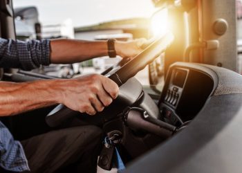 Caminhoneiros protestam em 15 Estados; Polícia Rodoviária atua para liberar fluxo