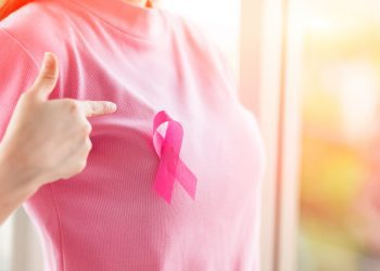 Mercado&Consumo participa de campanha Outubro Rosa com conteúdo especial