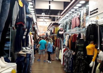 Brás prepara últimos detalhes para atender compras de Natal de última hora