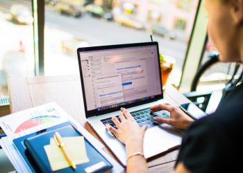 Americanas Marketplace lança programa gratuito de capacitação para consultores