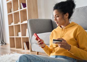 Consumidores começam 2026 mais planejados e atentos ao custo final das compras