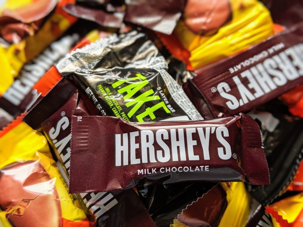 Hershey's enfrenta escassez de mão de obra e demanda aquecida