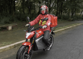 iFood passa a fazer entregas com motos elétricas nas próximas semanas