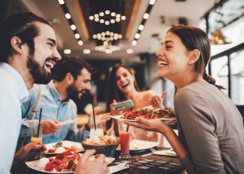 Após três meses em queda, consumo em bares e restaurantes avança em dezembro