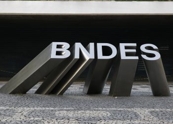 Mercadante diz que BNDES vai proteger empresas prejudicadas por tarifas de Trump