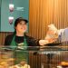 Funcionários da Starbucks fazem greve em mais de 100 lojas nos EUA