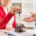 Caixa reduz taxa de juros e diz que vai aumentar crédito imobiliário em 20% neste ano