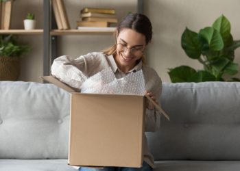 Aumento da oferta de frete grátis faz triplicar compras online de bebidas e alimentos