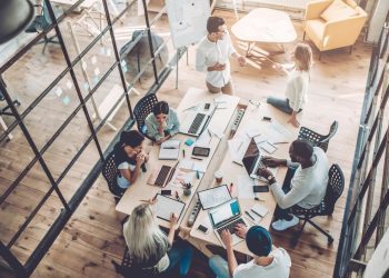 Cenário de crise deve reduzir valor médio de investimento em startups