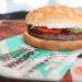 Burger King oferece Whopper de graça a quem denunciar fake news