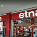 Filas para aproveitar as promoções da despedidas da Etna e unidade da Livraria da Vila