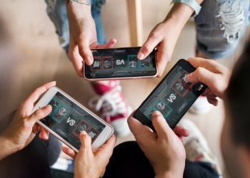 Três em cada quatro brasileiros são gamers e smartphone é a plataforma preferida para jogar
