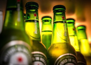 Heineken é a cerveja mais vendida nos supermercados brasileiros