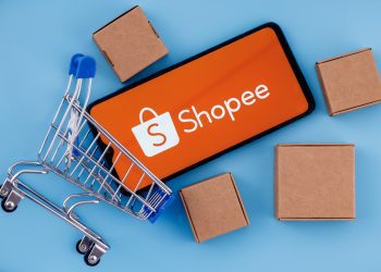 Shopee é a plataforma preferida nas favelas do Brasil, sendo usada por 40% dos consumidores