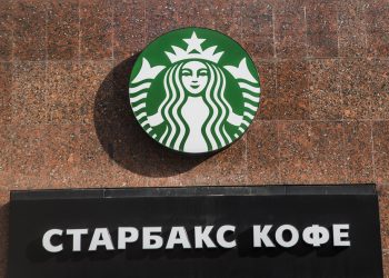Starbucks anuncia saída da Rússia com fechamento de 130 lojas