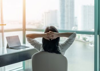 Jornada de trabalho reduzida: quando a tendência vai chegar ao Brasil?