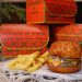 Hamburgueria Vassoura Quebrada inaugura espaço com parque temático