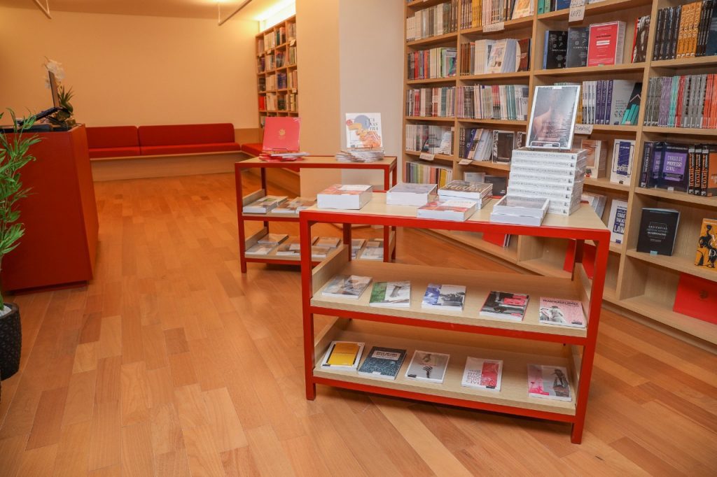 Editora D'Plácido