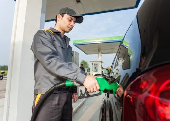 Gasolina tem 27% de etanol e com nova lei é possível chegar a 35%, diz Alckmin