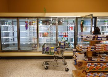 Falta de leite longa vida nos supermercados chega a 22,7% e bate recorde em julho