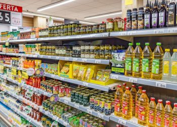 Preços nos supermercados e atacarejos sobem menos em julho
