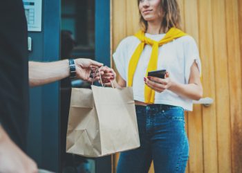 Para 82% dos brasileiros, todos os restaurantes deveriam oferecer delivery