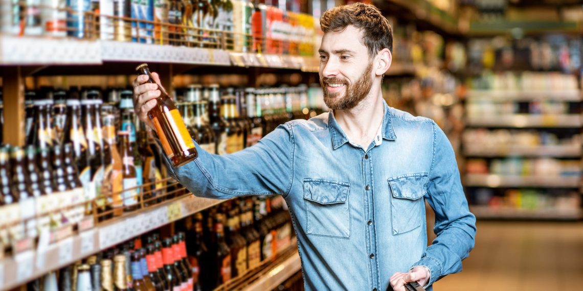 Cerveja e salgadinhos vão movimentar varejo físico e delivery em jogos da Copa